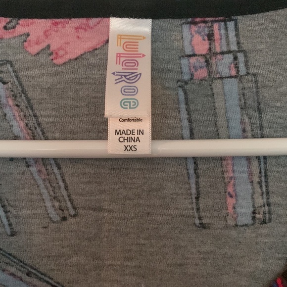 Lipstick LuLaRoe Classic Tee - XXS NWOT - Picture 3 of 4